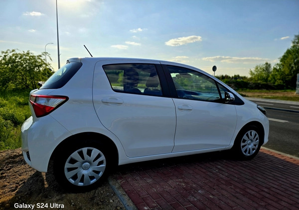 Toyota Yaris cena 39900 przebieg: 74800, rok produkcji 2018 z Białystok małe 301